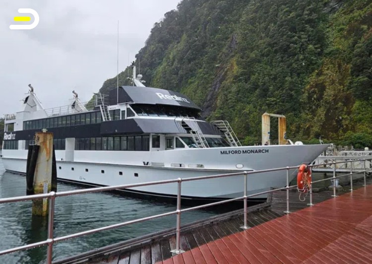 RealNZ Milford Sound Cruise and Heli ex Queenstown 米尔福德峡湾巡游（皇后镇直升飞机往返）